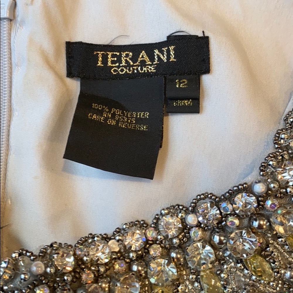 Dress - Picture 3 of 4
